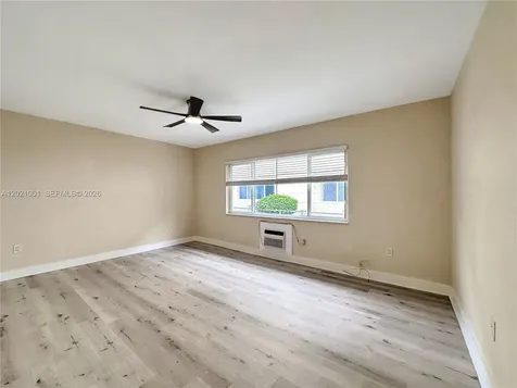 965 Bay Drive Miami Beach FL 33141