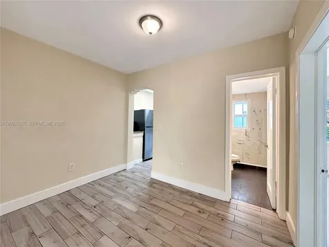 965 Bay Drive Miami Beach FL 33141