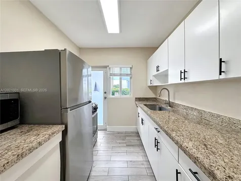 965 Bay Drive Miami Beach FL 33141