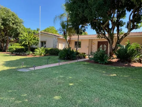 8100 SW 142nd Te Palmetto Bay FL 33158