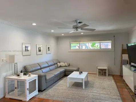 8100 SW 142nd Te Palmetto Bay FL 33158