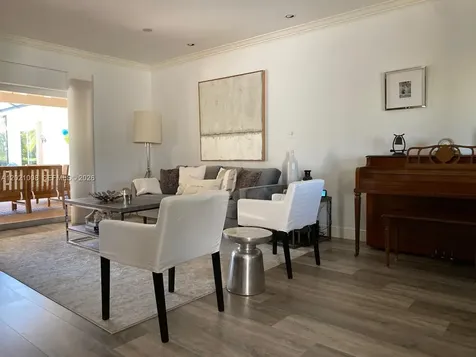 8100 SW 142nd Te Palmetto Bay FL 33158