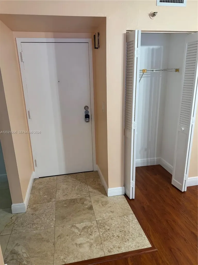 901 Hillcrest Drive Hollywood FL 33021