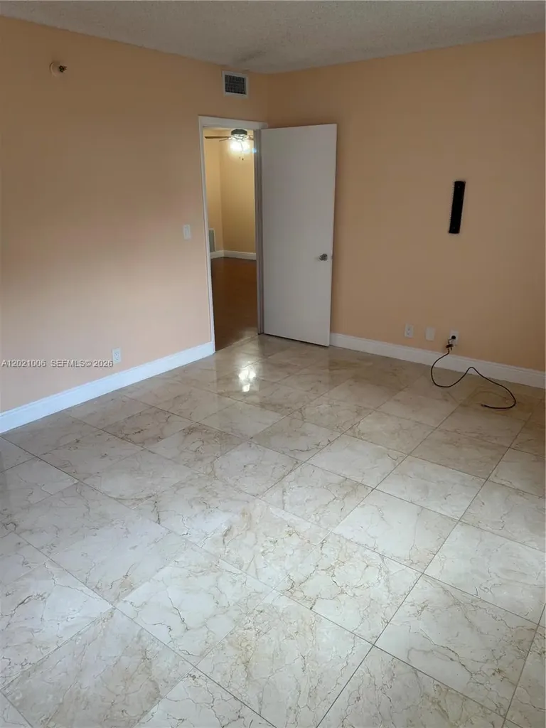 901 Hillcrest Drive Hollywood FL 33021