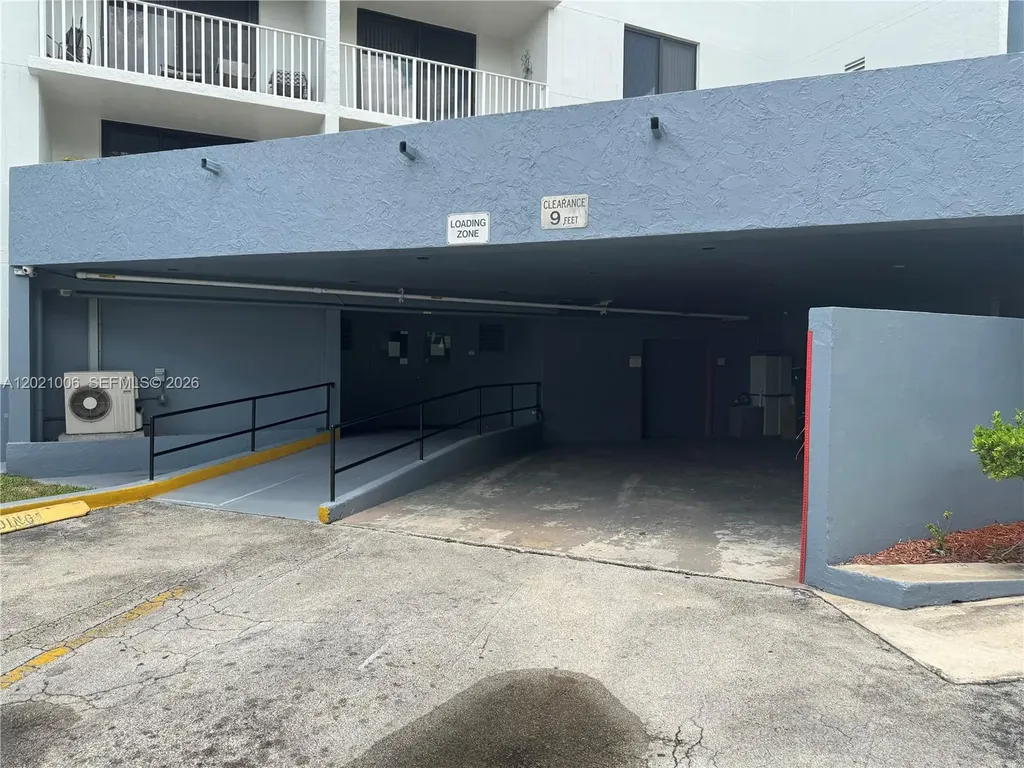 901 Hillcrest Drive Hollywood FL 33021