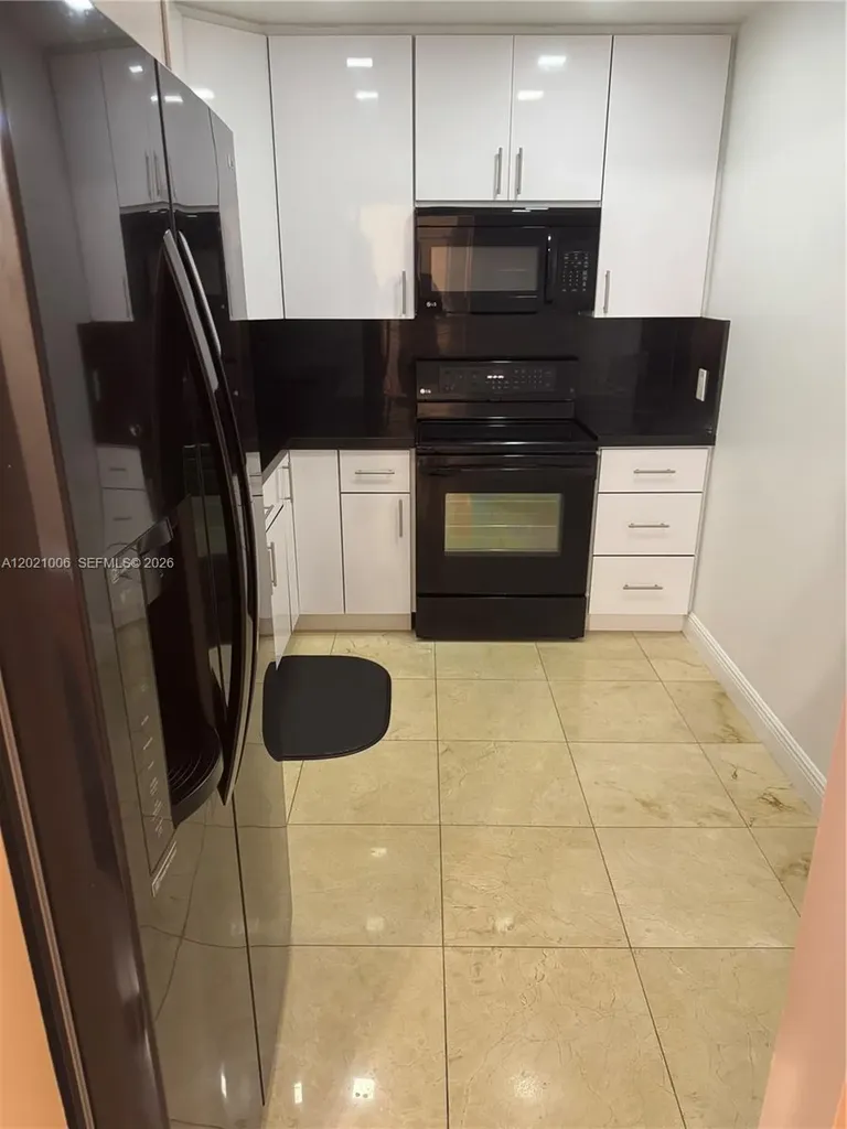 901 Hillcrest Drive Hollywood FL 33021