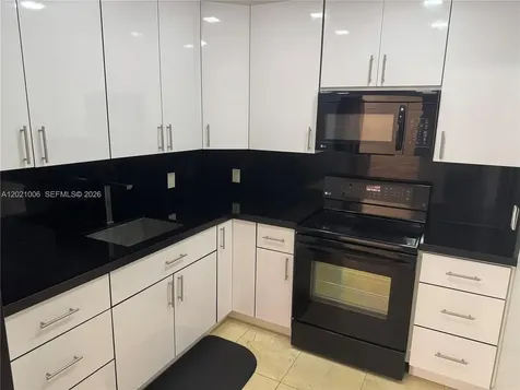 901 Hillcrest Drive Hollywood FL 33021