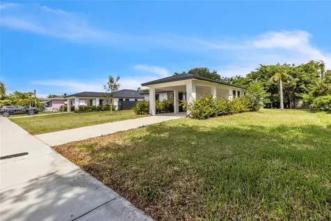 152 NW 18th Street Homestead FL 33030