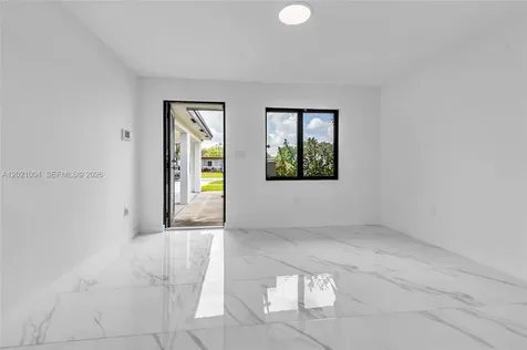 152 NW 18th Street Homestead FL 33030