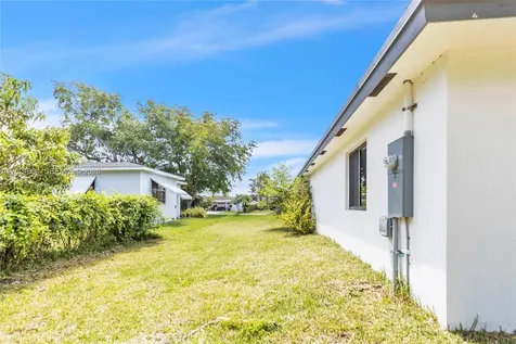 152 NW 18th Street Homestead FL 33030