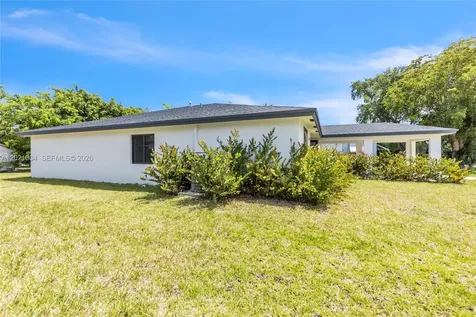 152 NW 18th Street Homestead FL 33030