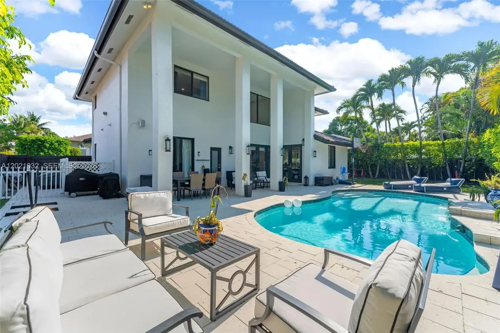 15742 SW 102nd Lane Miami FL 33196