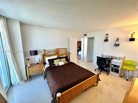 100 Bayview Drive Sunny Isles Beach FL 33160
