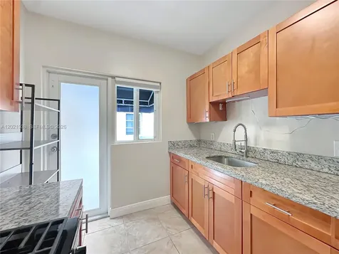965 Bay Drive Miami Beach FL 33141