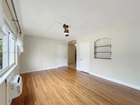 965 Bay Drive Miami Beach FL 33141