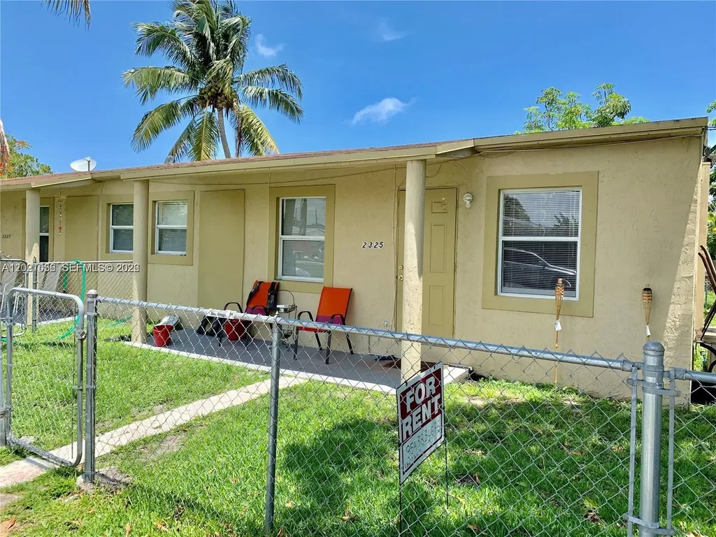 2325 N 25th Avenue Hollywood FL 33020