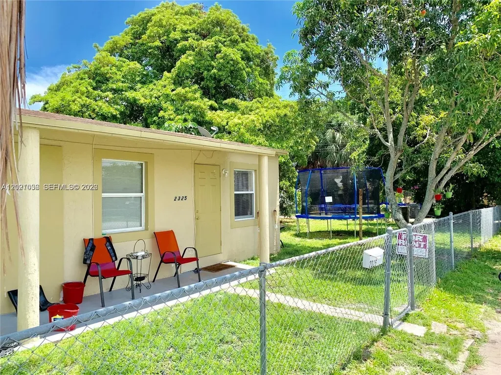 2325 N 25th Avenue Hollywood FL 33020