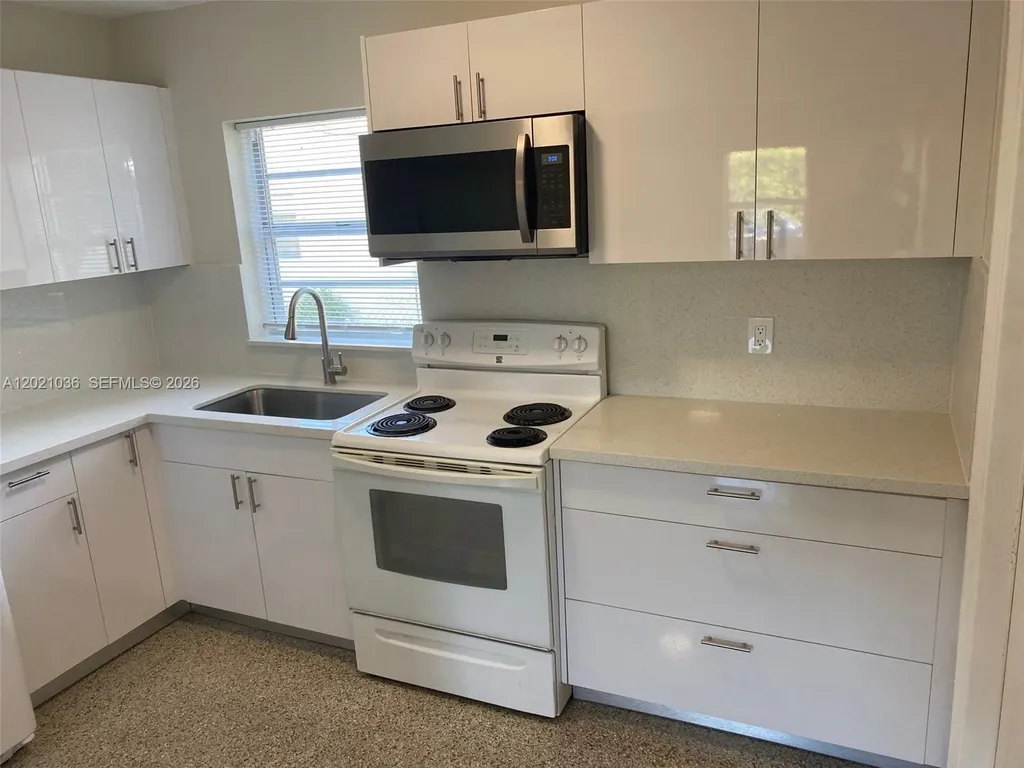 2325 N 25th Avenue Hollywood FL 33020