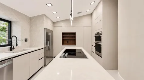 2765 NE 35th Drive Fort Lauderdale FL 33308