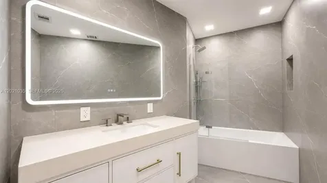 2765 NE 35th Drive Fort Lauderdale FL 33308
