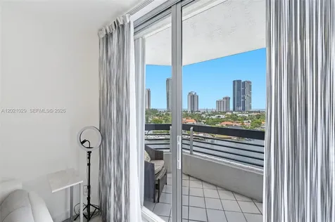 19195 Mystic Pointe Drive Aventura FL 33180