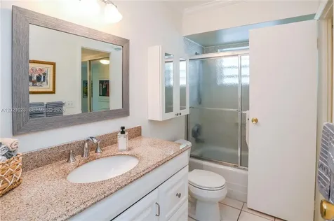 5100 NW 35th Street Lauderdale Lakes FL 33319
