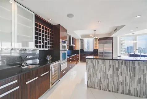 6000 Island Boulevard Aventura FL 33160