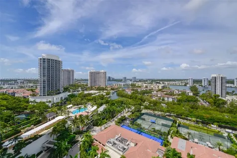 6000 Island Boulevard Aventura FL 33160