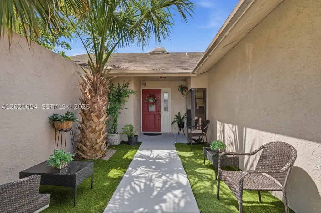4080 NW 1st Place Deerfield Beach FL 33442