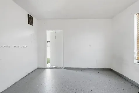 4080 NW 1st Place Deerfield Beach FL 33442