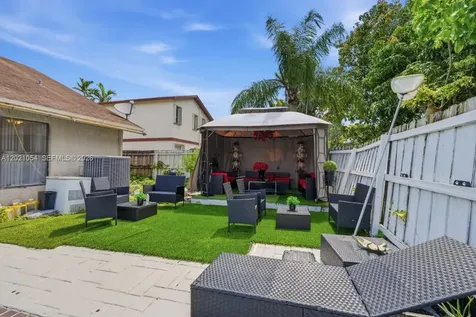 4080 NW 1st Place Deerfield Beach FL 33442
