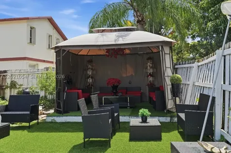 4080 NW 1st Place Deerfield Beach FL 33442
