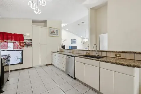 4080 NW 1st Place Deerfield Beach FL 33442