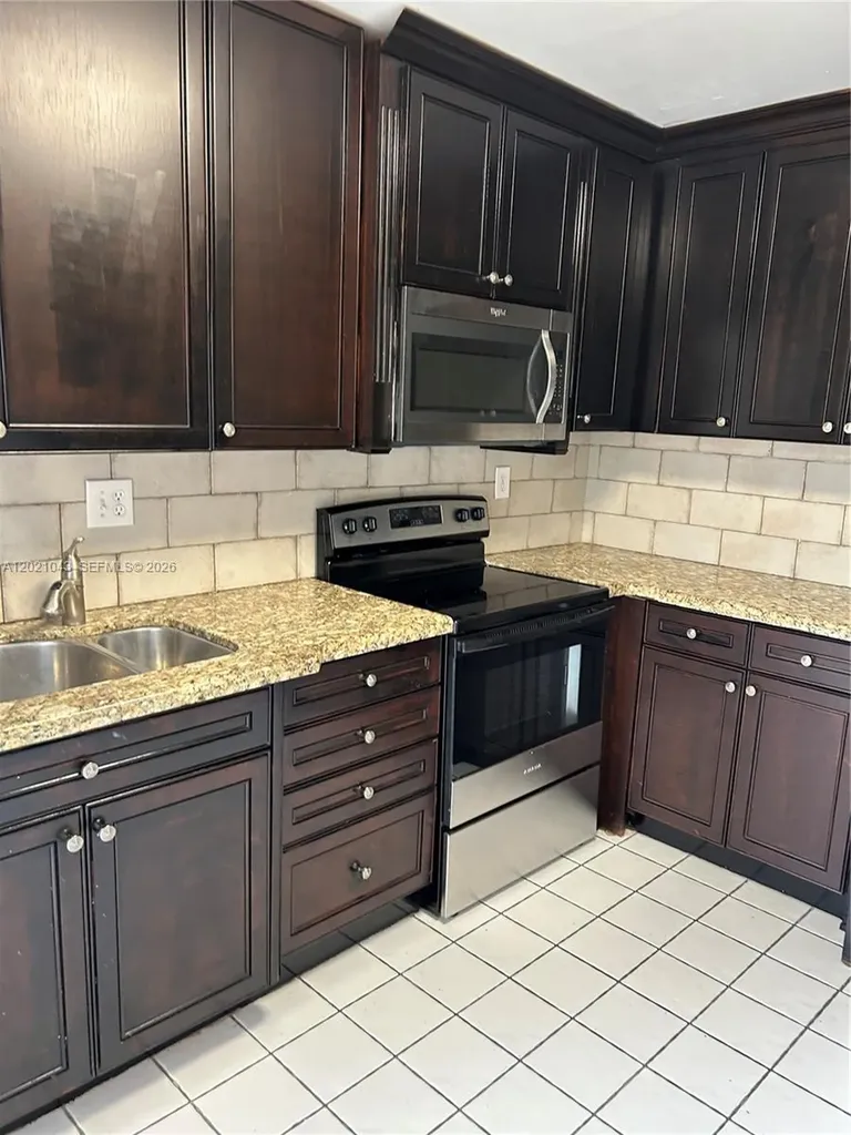 1136 NE 210th Terrace Miami FL 33179