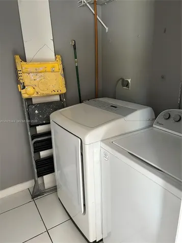 1136 NE 210th Terrace Miami FL 33179