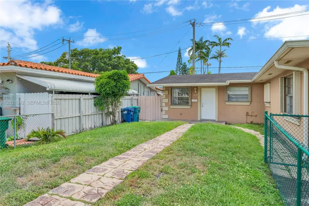 11381 SW 7th Terrace Sweetwater FL 33174