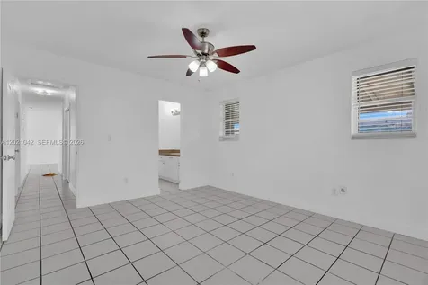 11381 SW 7th Terrace Sweetwater FL 33174