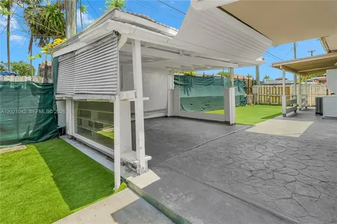 11381 SW 7th Terrace Sweetwater FL 33174