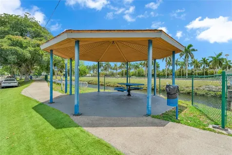 11381 SW 7th Terrace Sweetwater FL 33174