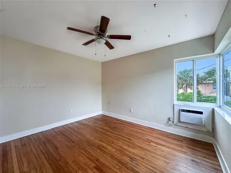 965 Bay Drive Miami Beach FL 33141