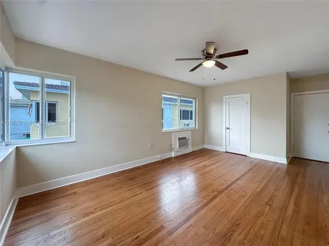 965 Bay Drive Miami Beach FL 33141