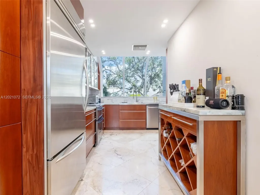 19 Port Side Drive Fort Lauderdale FL 33316