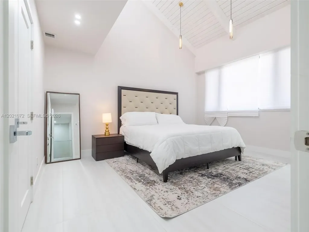 19 Port Side Drive Fort Lauderdale FL 33316