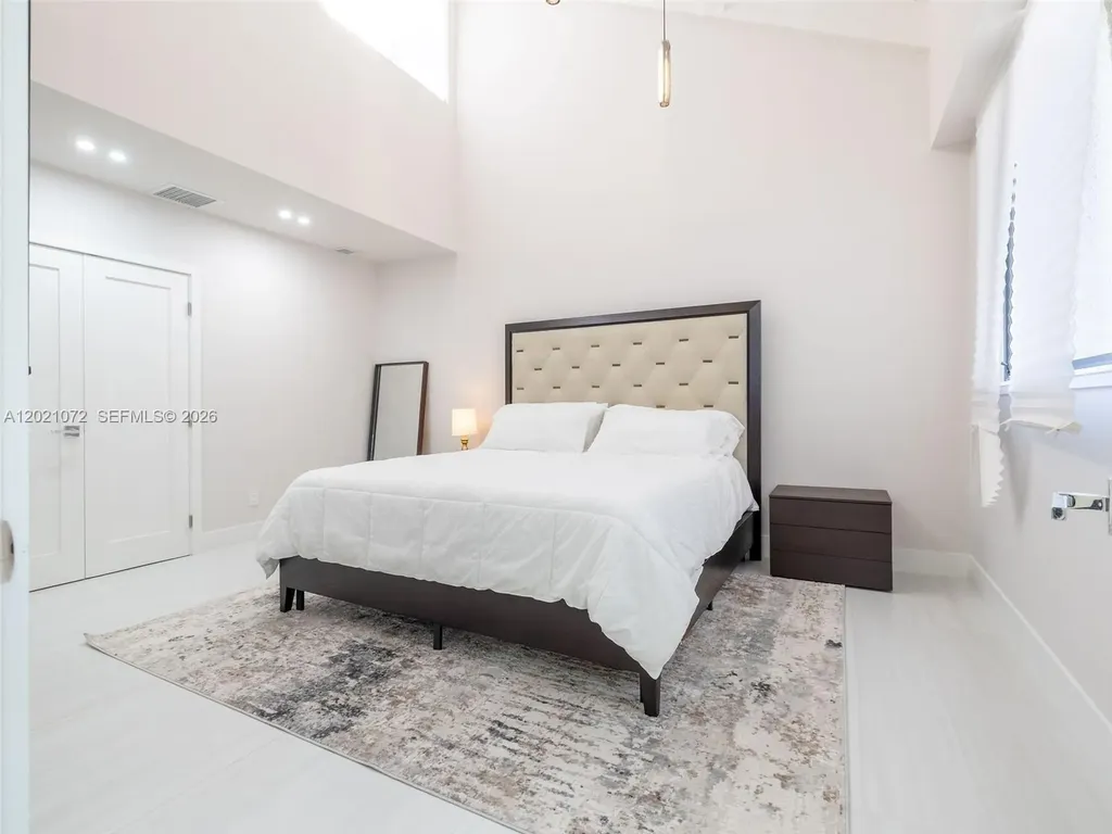 19 Port Side Drive Fort Lauderdale FL 33316