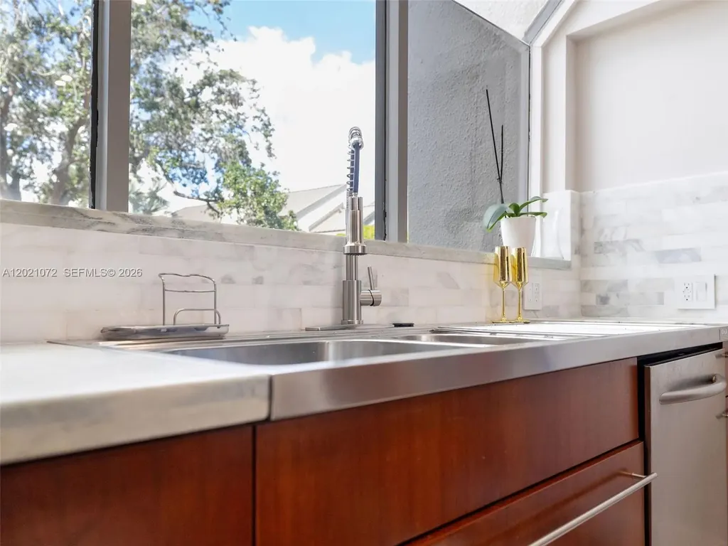 19 Port Side Drive Fort Lauderdale FL 33316
