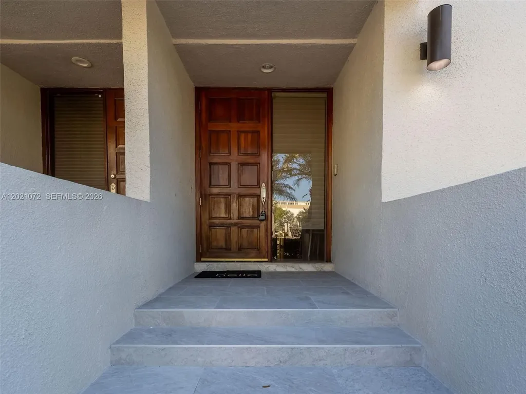 19 Port Side Drive Fort Lauderdale FL 33316