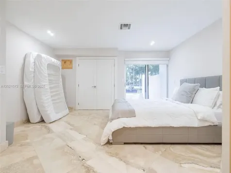 19 Port Side Drive Fort Lauderdale FL 33316