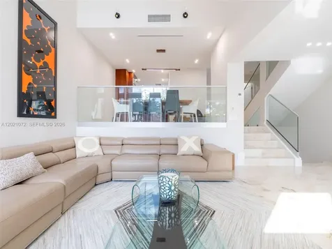 19 Port Side Drive Fort Lauderdale FL 33316