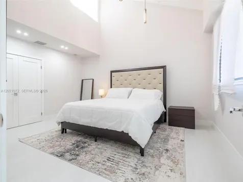 19 Port Side Drive Fort Lauderdale FL 33316