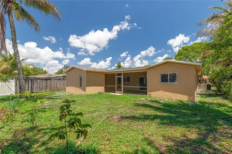 4981 SW 7th Street Margate FL 33068